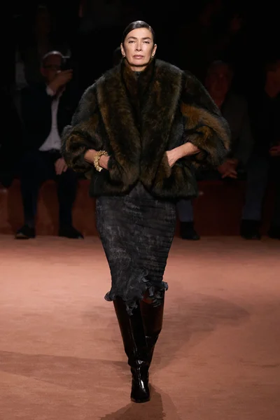 Look 4